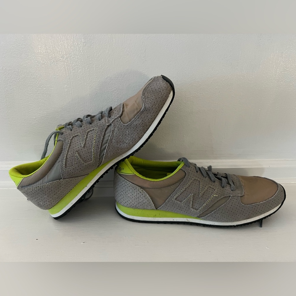 New Balance 420 runners running sneakers mens 10